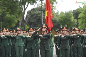 积极练习 为国庆80周年庆典上的阅兵游行活动做好准备